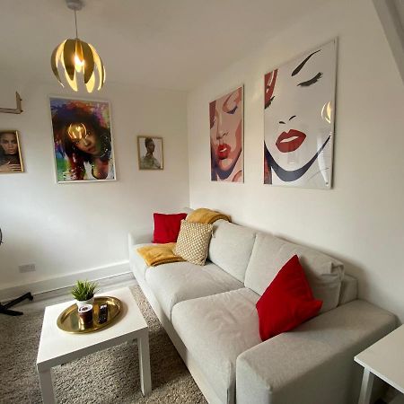 Host & Stay - Cotman Close Milton Keynes Extérieur photo
