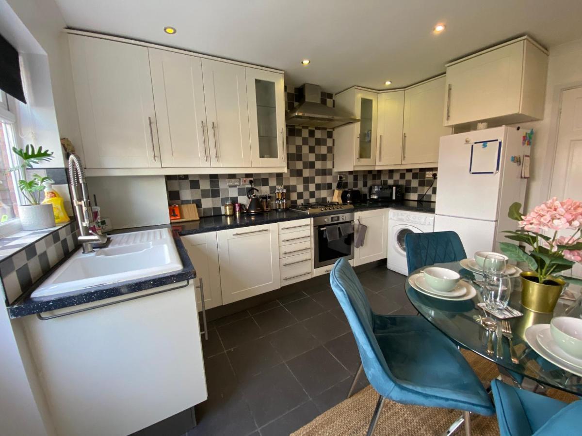 Host & Stay - Cotman Close Milton Keynes Extérieur photo