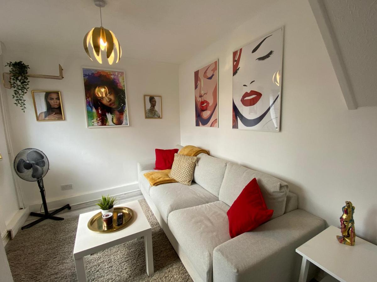 Host & Stay - Cotman Close Milton Keynes Extérieur photo