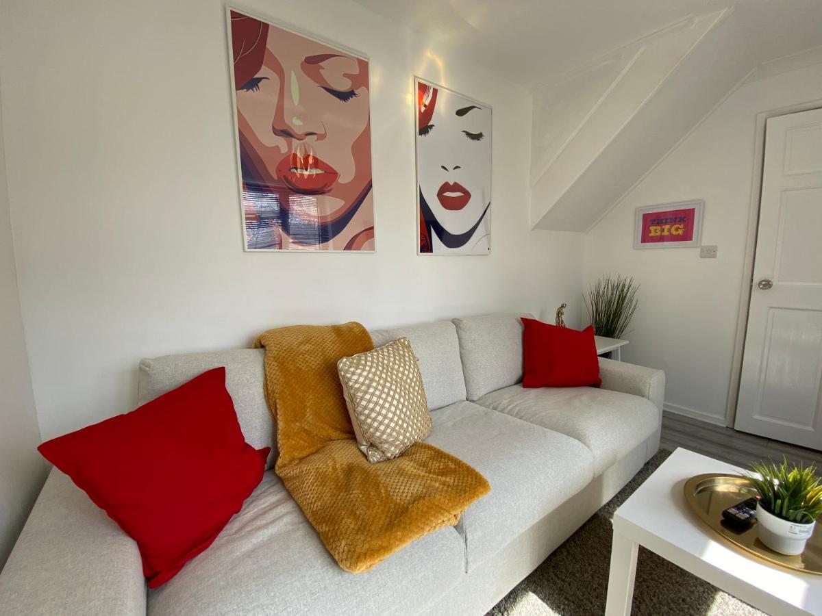 Host & Stay - Cotman Close Milton Keynes Extérieur photo