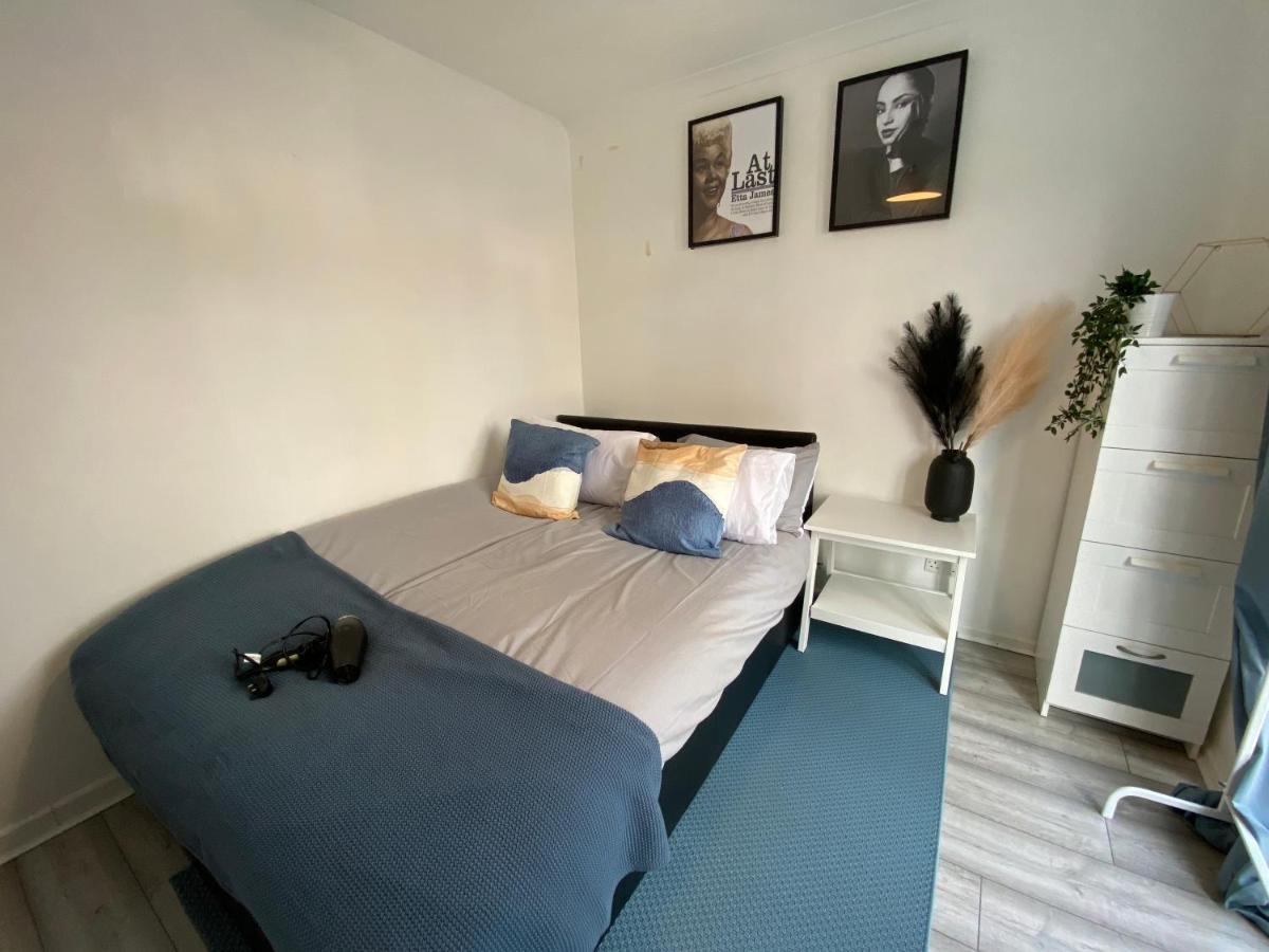 Host & Stay - Cotman Close Milton Keynes Extérieur photo