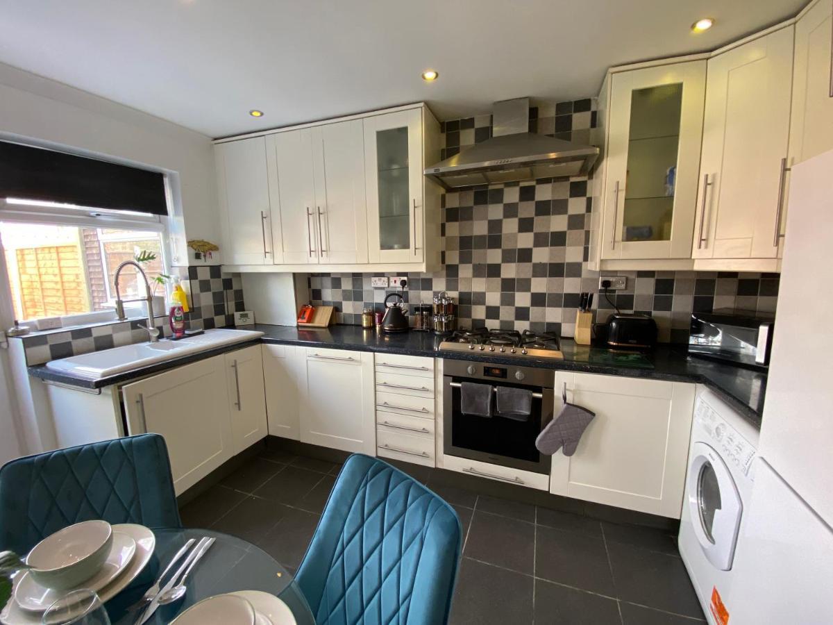 Host & Stay - Cotman Close Milton Keynes Extérieur photo
