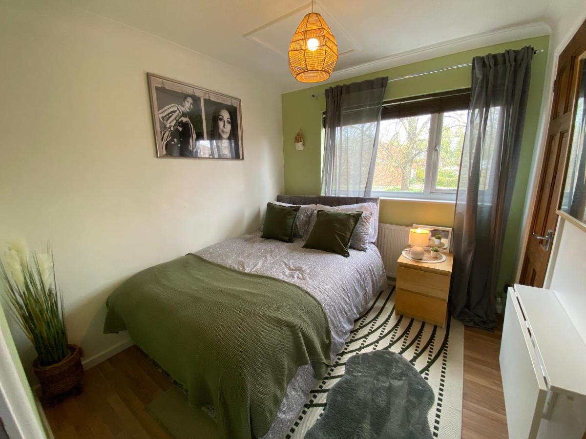 Host & Stay - Cotman Close Milton Keynes Extérieur photo