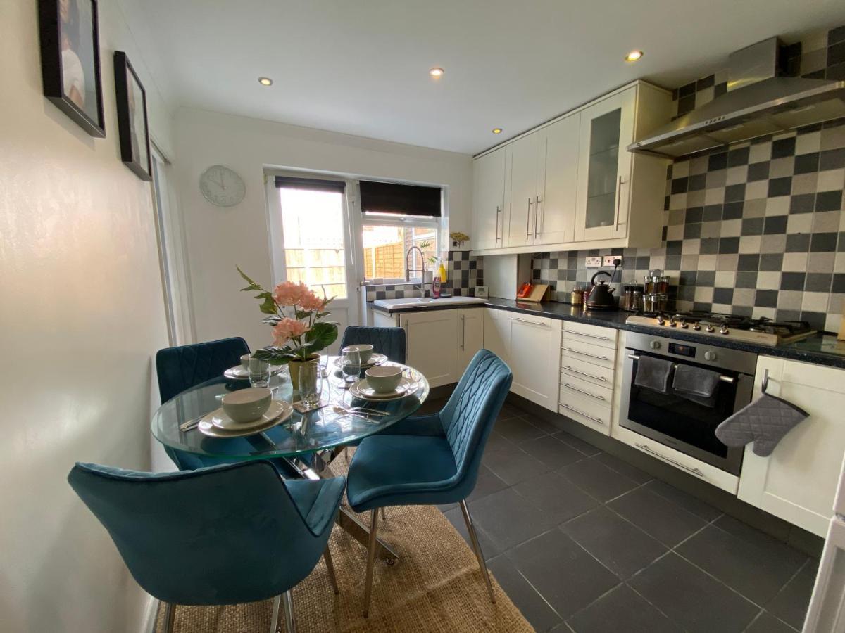 Host & Stay - Cotman Close Milton Keynes Extérieur photo