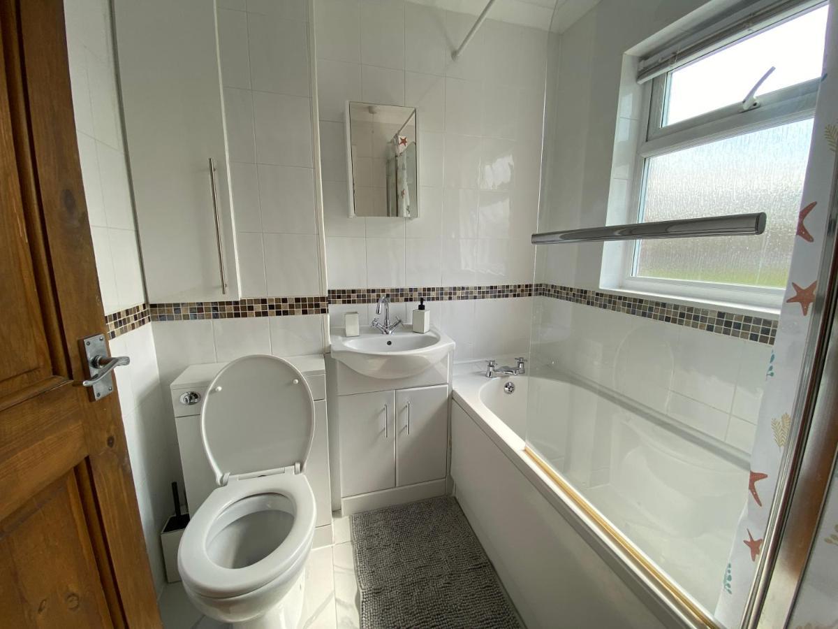 Host & Stay - Cotman Close Milton Keynes Extérieur photo